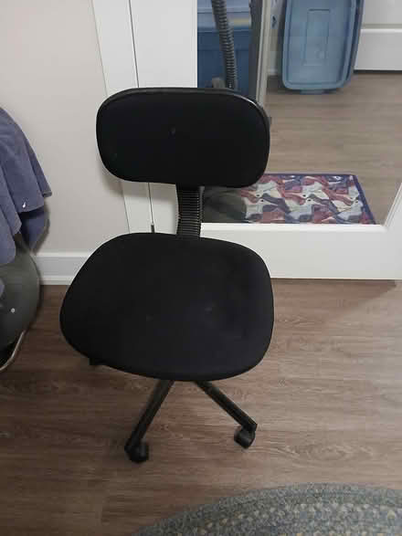 Photo of free Steno chair (downtown Guelph) #1