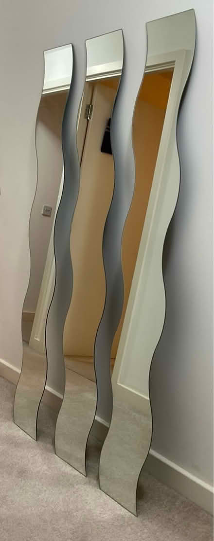 Photo of free Wavy mirrors x 3 (N22 very near Wood Green tube) #1