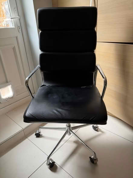 Photo of free Leather Office Chair (Bracknell RG12) #1