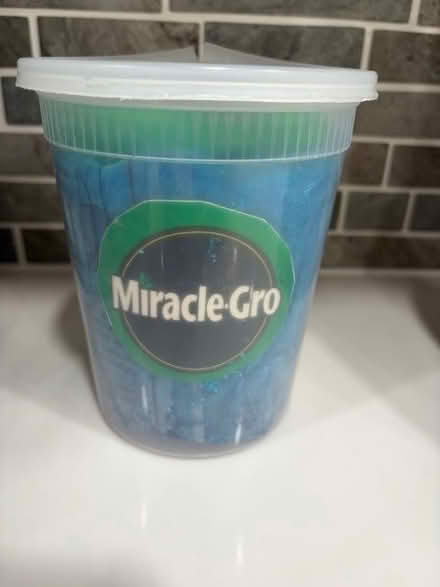Photo of free Miracle Gro Plant Food (Thornwood, NY) #1