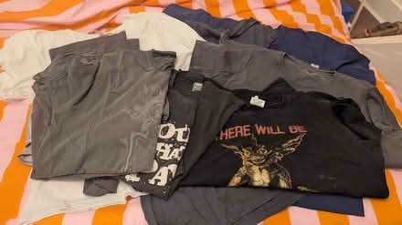 Photo of free T-shirts sizes L/XL (CR0) #3