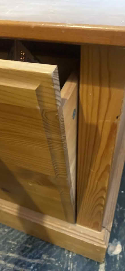 Photo of free Pine chest of drawers (Cv6 4eg) #4