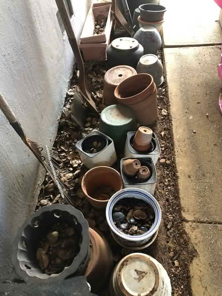 Photo of free Small garden pots (San Mateo / Belmont border) #1