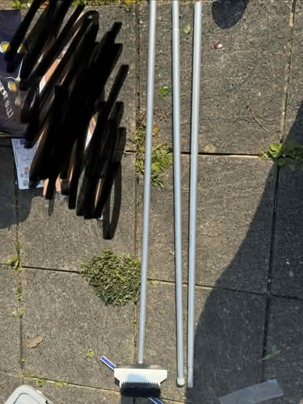 Photo of free Long cleaning brush (ME5) #1