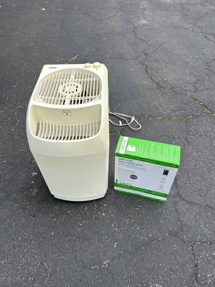 Photo of free Humidifier (Wilmette) #1