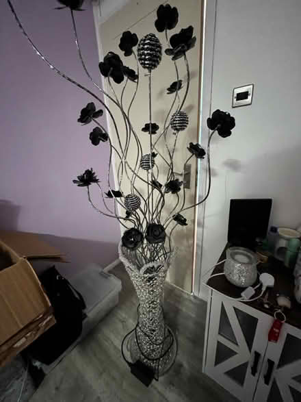 Photo of free Tall flower light (Belle vale l27 1XF) #4