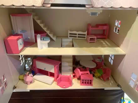 Photo of free Dolls House (Echo Square DA12) #3
