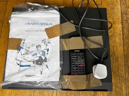 Photo of free VHS player + instructions (Altrincham 2DP) #2