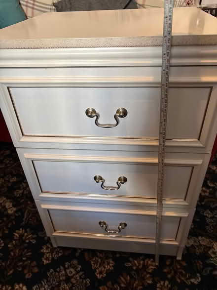 Photo of free Pretty little chest of drawers (South Croydon) #2