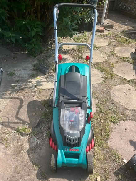 Photo of free Cordless lawn mower (needs battery) (Sunninghill SL5) #1
