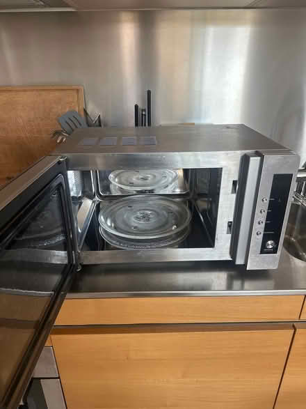 Photo of free Microwave (Gee Street EC1V) #2
