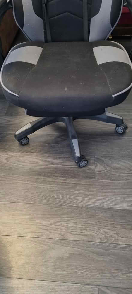 Photo of free Gaming Chair (Stoke Newington N16) #4