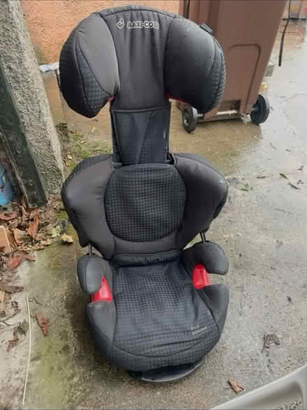 Photo of free high-back booster car seat (EH15 2ep) #3