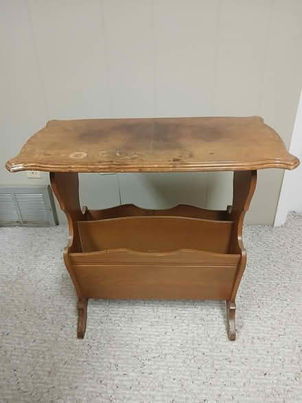Photo of free end table, magazine holder (Barrhaven) #1