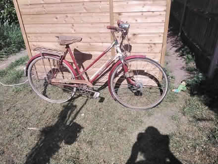 Photo of free Vintage gents and ladles bikes (Croydon Cr0 6ng) #2