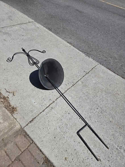 Photo of free Post for Bird feeder (Old Ottawa South) #1