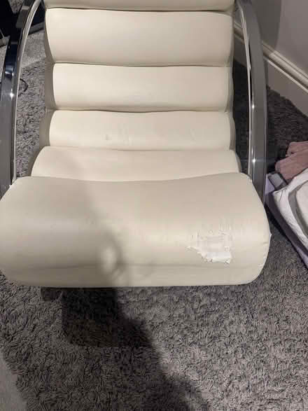 Photo of free White armchair (SE1 2DF) #2