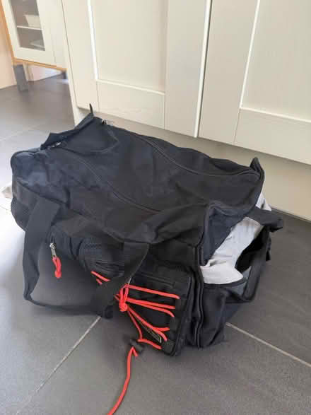 Photo of free Sports Holdall (Old Erleigh / Woodley RG6) #3