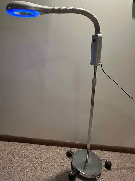 Photo of free woods lamp (Willoughby Hills) #1