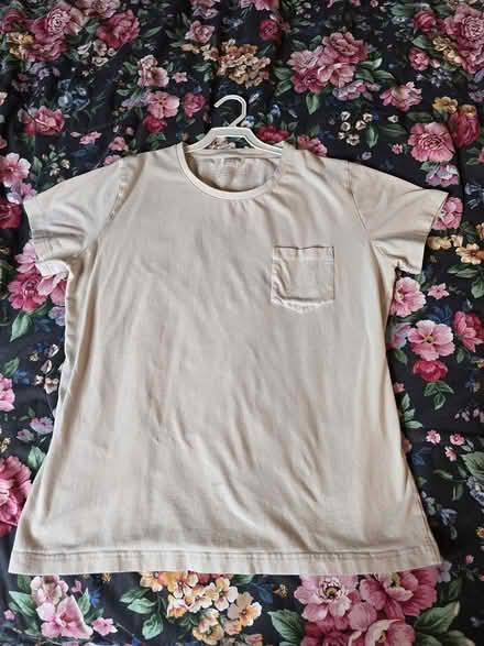 Photo of free White Pocket Tee M (West 7th) #1