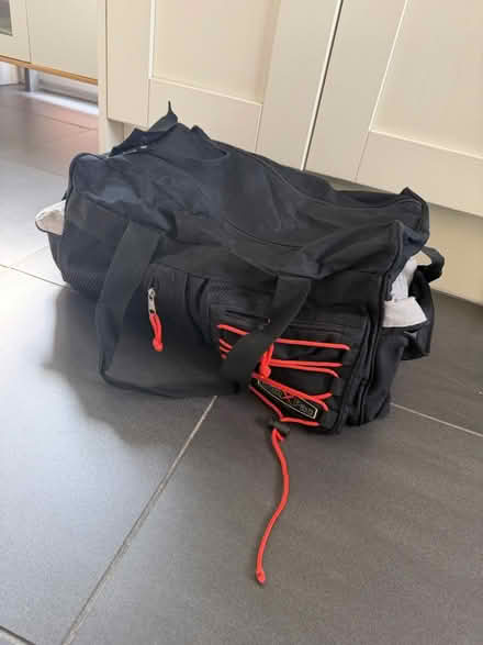 Photo of free Sports Holdall (Old Erleigh / Woodley RG6) #1