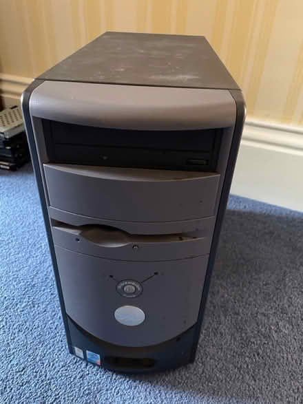 Photo of free Old Pc no disc (BR2) #1