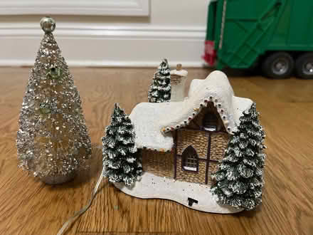 Photo of free Light up Christmas decoration (Upper East Side) #2