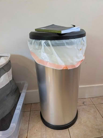 Photo of free Garbage bin 50 L (St. Clements OX4) #1