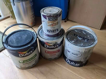 Photo of free Gloss paint (Middlewood S6) #1