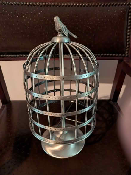 Photo of free Spinning birdcage earring holder (Columbia Heights) #1