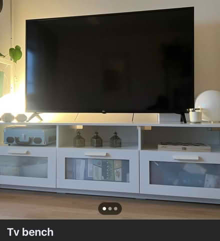 Photo of free Tv bench (L8) #2