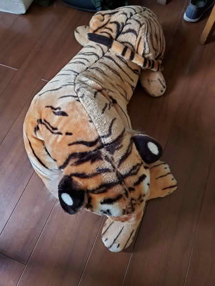 Photo of free Lovely, large toy tiger (Sutton near town centre) #2