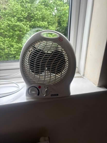 Photo of free Fan heater (Purley on Thames RG8) #1