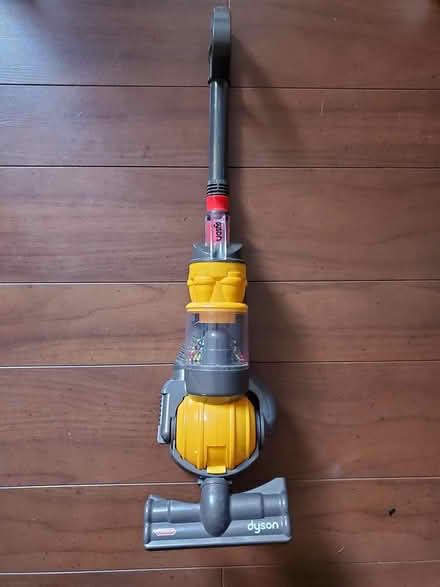 Photo of free Toy hoover (Sutton near town centre) #1