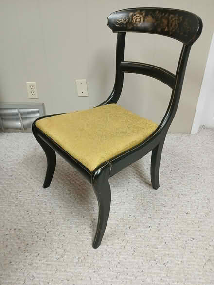 Photo of free boudoir chair (Barrhaven) #1