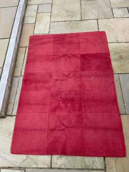 Photo of free Red rug (Hinckley CV13) #1
