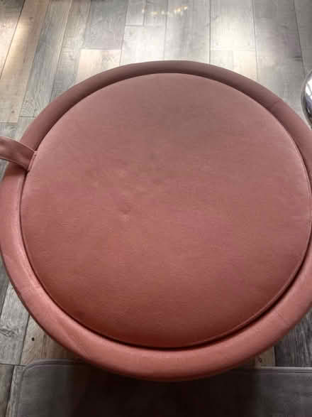 Photo of free Pouffe (Ub60ln) #2