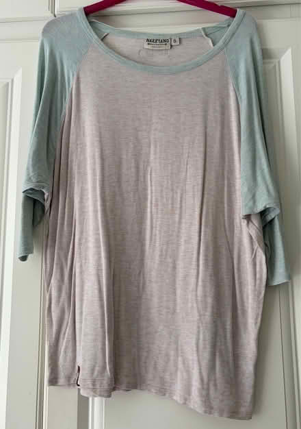 Photo of free Women’s top (SM1) #1