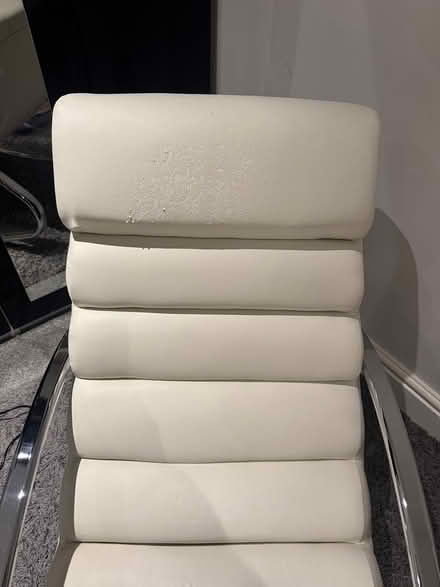 Photo of free White armchair (SE1 2DF) #3
