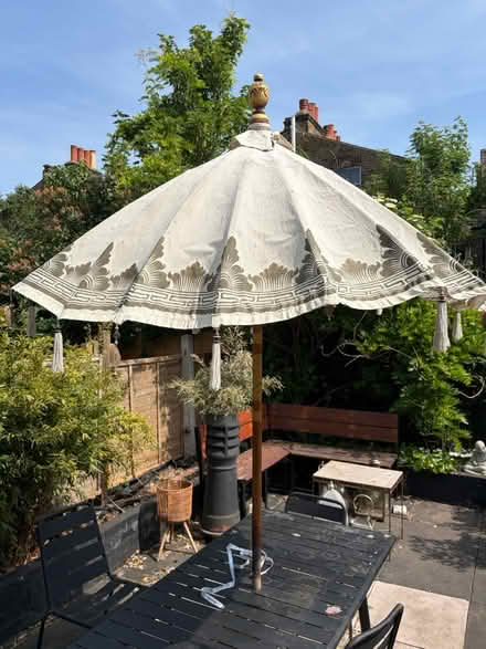 Photo of free parasol / garden umbrella (Sw9) #1