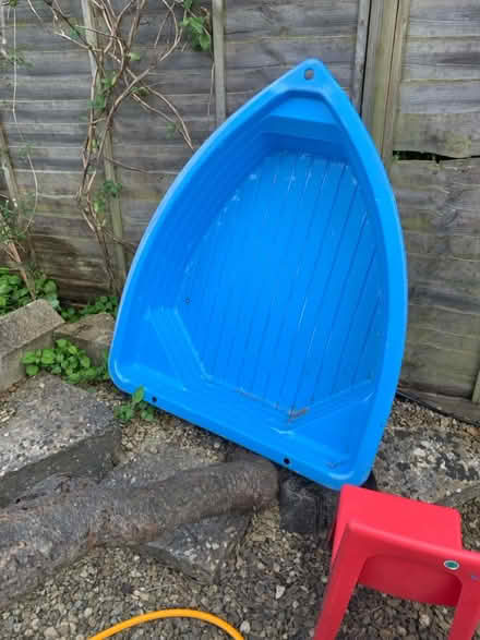 Photo of free Sand box boat (Bathwick ff) #1