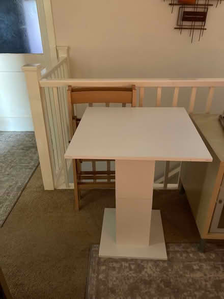 Photo of free White pedestal table (Brighton BN1) #1