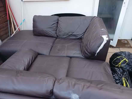 Photo of free L shaped sofa (Motspur Park KT3) #1