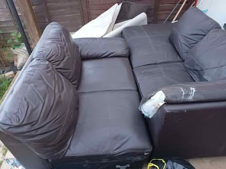 Photo of free L shaped sofa (Motspur Park KT3) #2