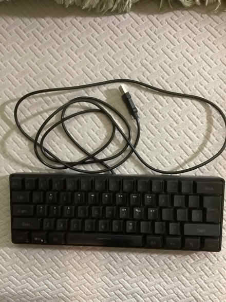 Photo of free Snpurdiri keyboard (Allen Pond area of Bowie) #1