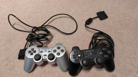 Photo of free PS2 Controllers (Trafalgar/River Oaks, Oakville) #1