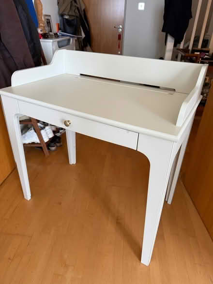Photo of free Ikea desk good condition (E14 8DG) #1