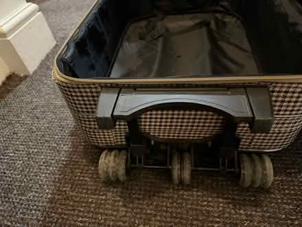 Photo of free Medium luggage (E1 5pt) #3