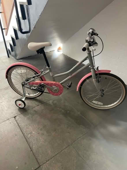 Photo of free Girls first bicycle (Twickenham TW1) #3