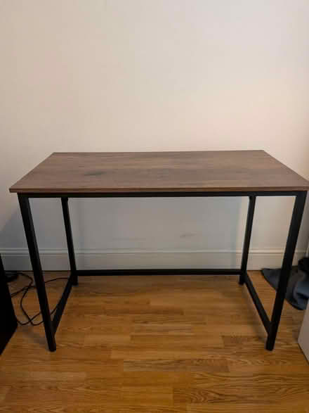 Photo of free Wood desk table (Stoke Newington N16) #1